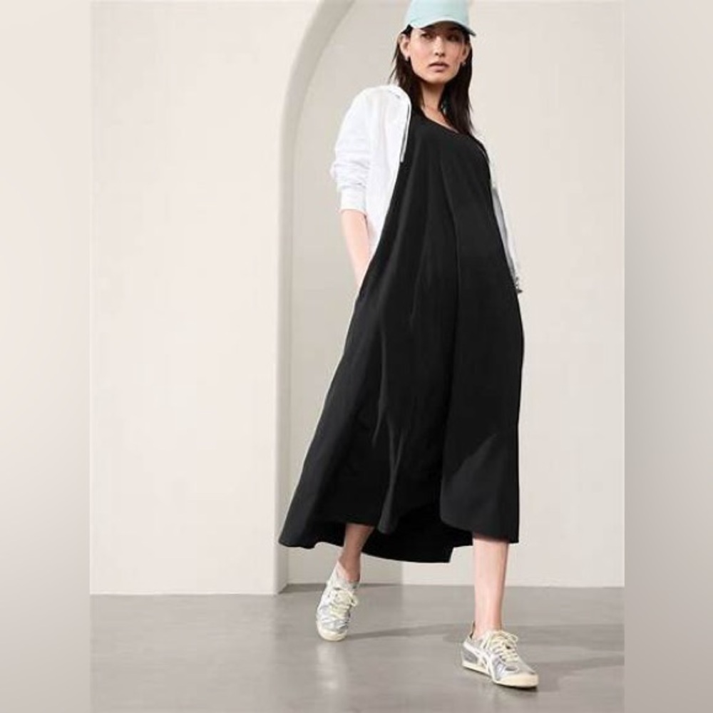 Athleta Presidio Traveler Maxi Dress Size 3X in Black. NWT